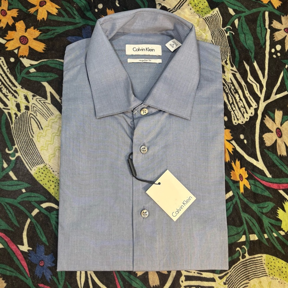 NWT Calvin Klein Men's Regular Fit Light Blue Dress Shirt, size 16 32/33